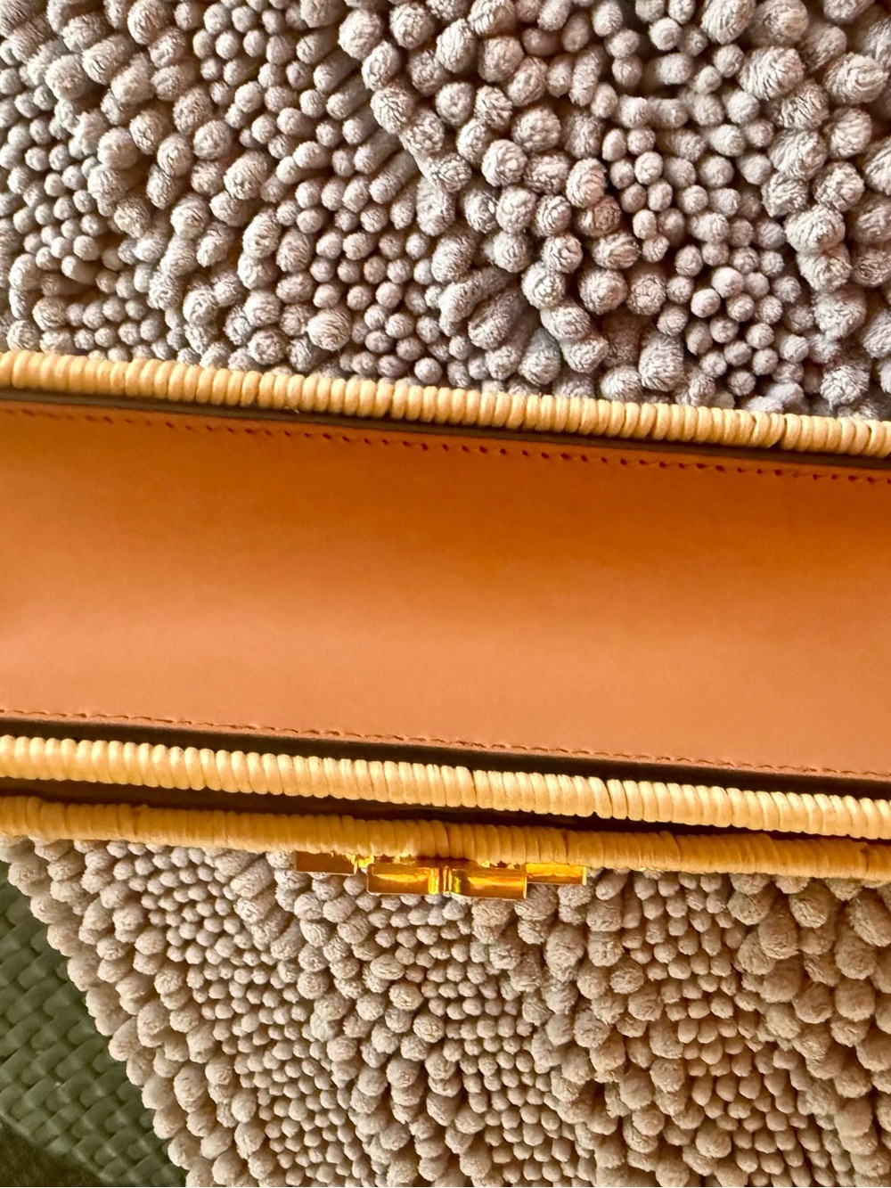 Tory Burch Natural Woven Rattan Shoulder Bag with Gold Logo - Picture 4 of 5